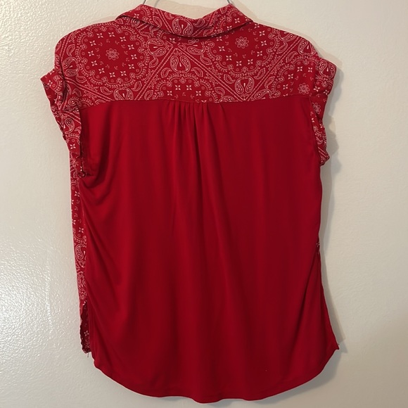 No Boundaries S / C 3 - 5 red cuffed short sleeve button down shirt blouse - Picture 4 of 8